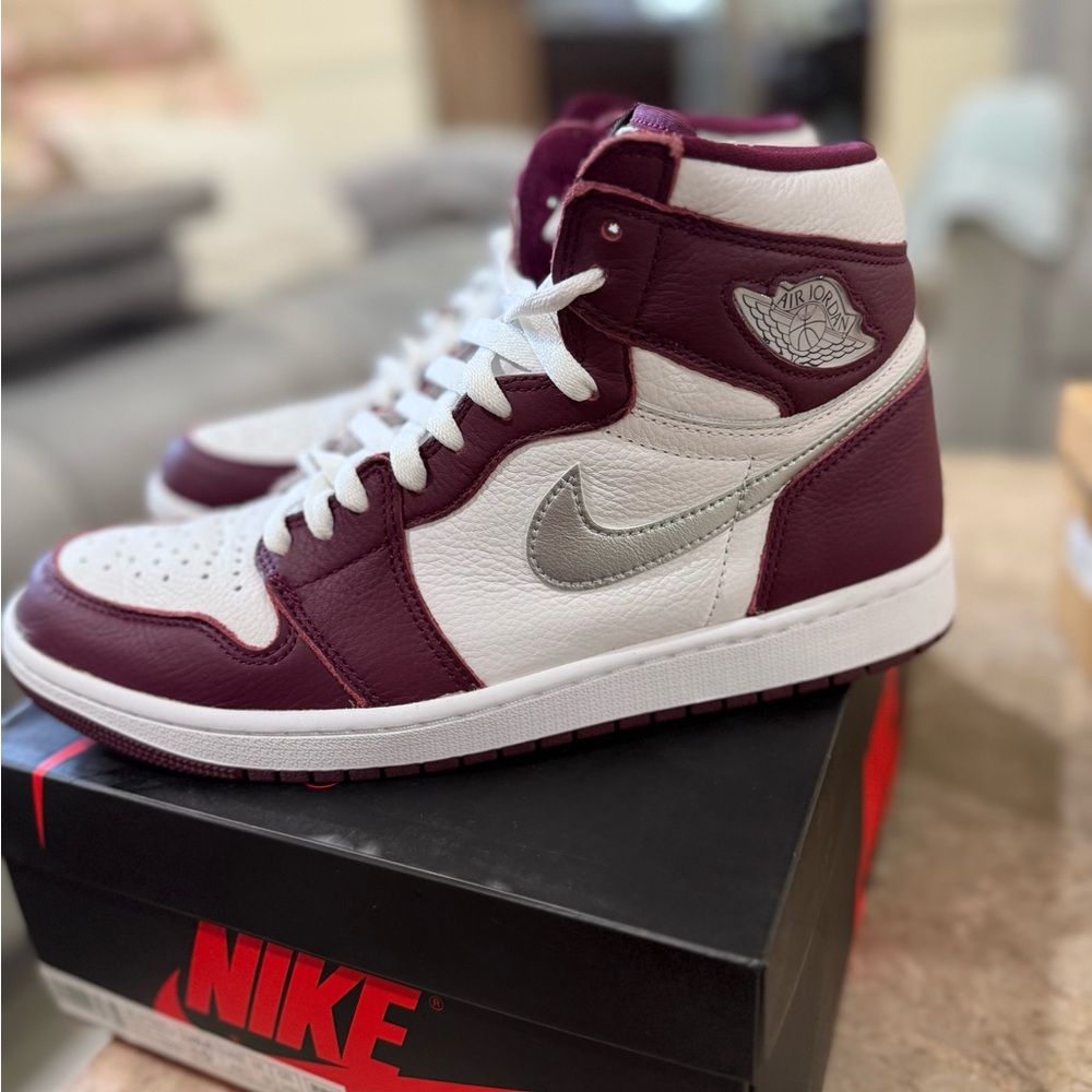 Nike Air Jordan 1 bordeax - Picture 5 of 10